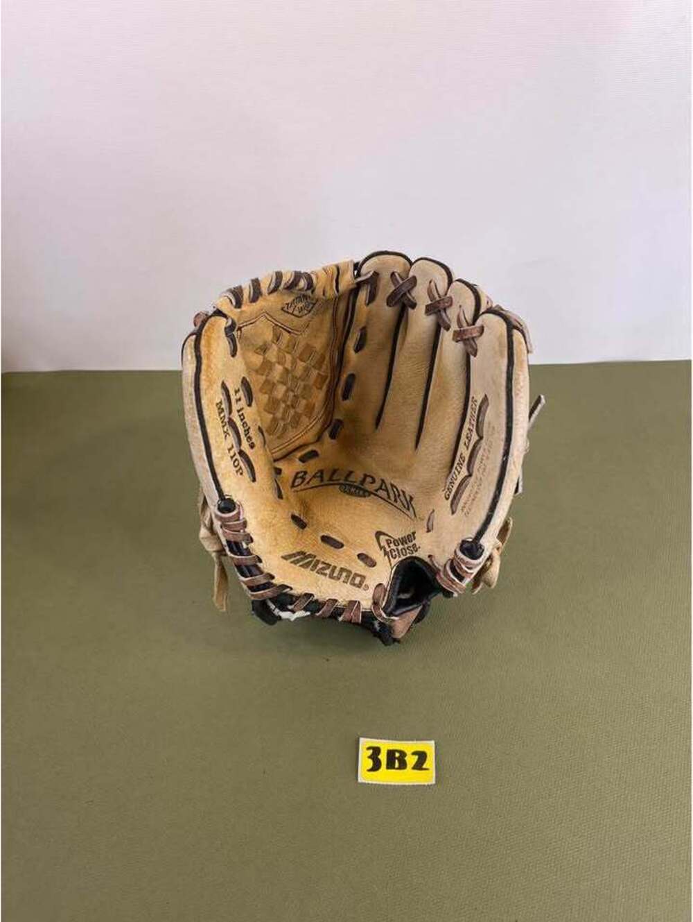 Mizuno Ballpark Series MMX 110P 11" Baseball Glove RHT
